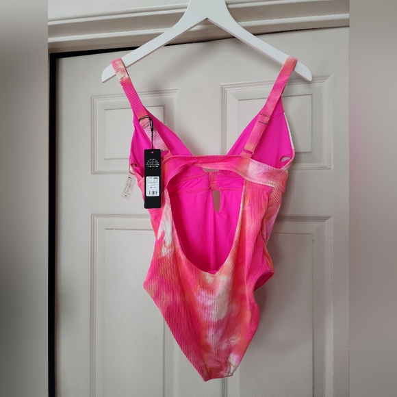 Bathing suit - Picture 5 of 5